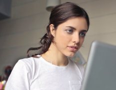 0到3岁婴幼儿托育难,生与育之间的两难抉择