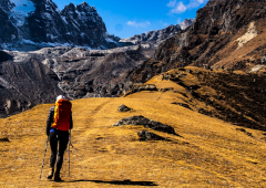 男朋友跟你借钱说明什么,要不要借钱给他